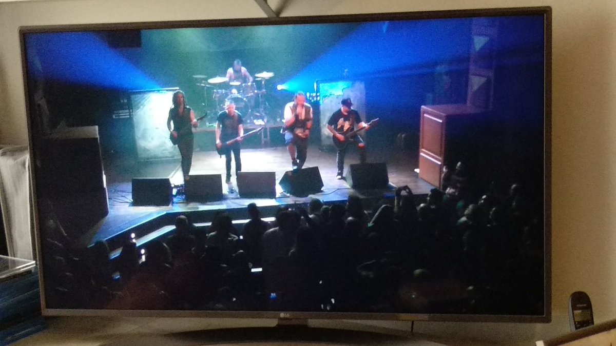 GAMERJuanfe's tweet photo. Conciertazo el de ayer en el Antzoki. Desde el anfiteatro, los vídeos han quedado bastante bien en cuanto a sonido e imagen.
17 años de @risetofallband y que sean muchos más...
Mención a los teloneros #EmpireOfDisease a los que pillé un CD en el #Mercha.
En directo sonaban brutal https://t.co/5NHZ6ZVKk4