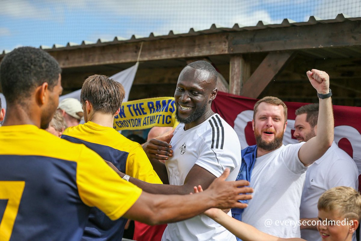 everysecondf1's tweet photo. #STORMZY celebrates with @AFCCroydonAth players after victory against @HorleyTownFC @EmiratesFACup #afccroydonathletic https://t.co/5o8LqsYsJb