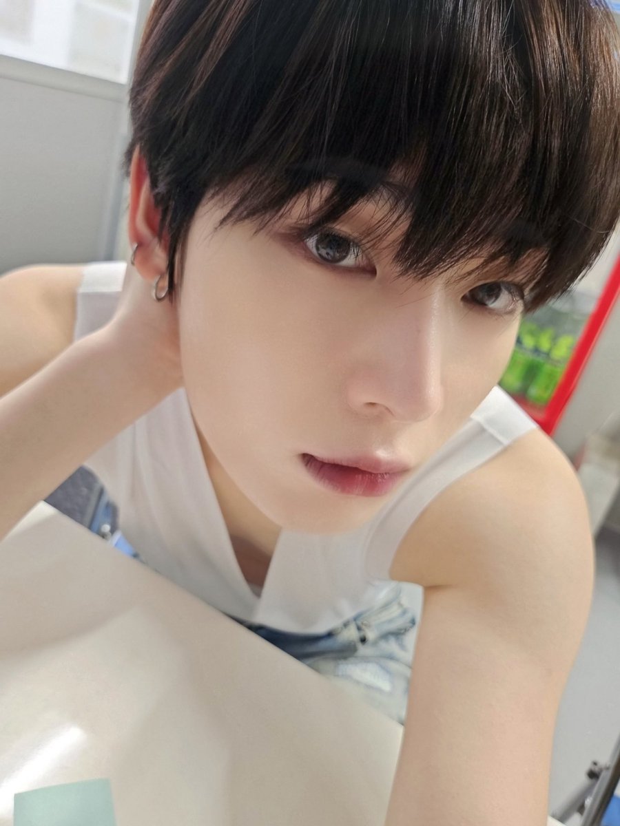 OfficialSNPH's tweet photo. [230819 | #SUNOO WEVERSE UPDATE]

🤍🤍🤍🤍🤍

#SUNOO #선우 #ENHYPEN_SUNOO #엔하이픈_선우 #ENHYPEN #엔하이픈 @ENHYPEN @ENHYPEN_members

(1/2) https://t.co/H2u7kGWgyg