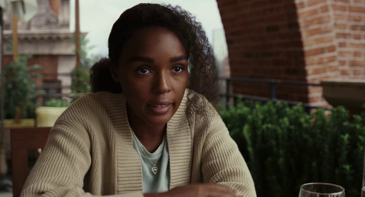 Glass Onion Minute tweet media