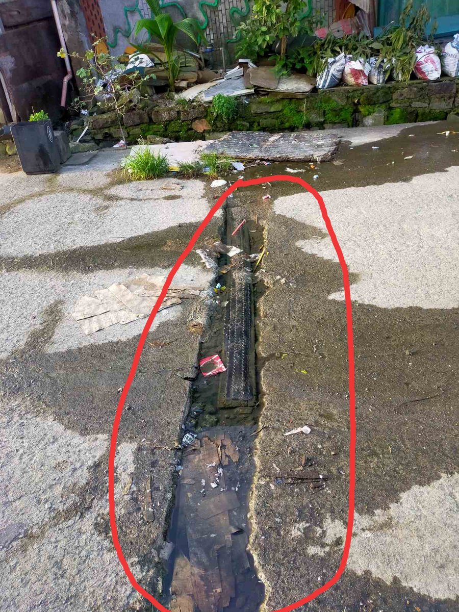 Jeng2x1's tweet photo. Goodday po sa maynilad,sana na mapuntahan ng taga maynilad yung tagas galing sa tubo ng maynilad. Request na din po na masemento po itong iniwan ng maynilad 8 years ago pa po nung hinukay nila para sa paglilinya ng tubig. Location po 24 gonzales subd. M gregorio st. Canumay west https://t.co/Gbsn7wOYqG