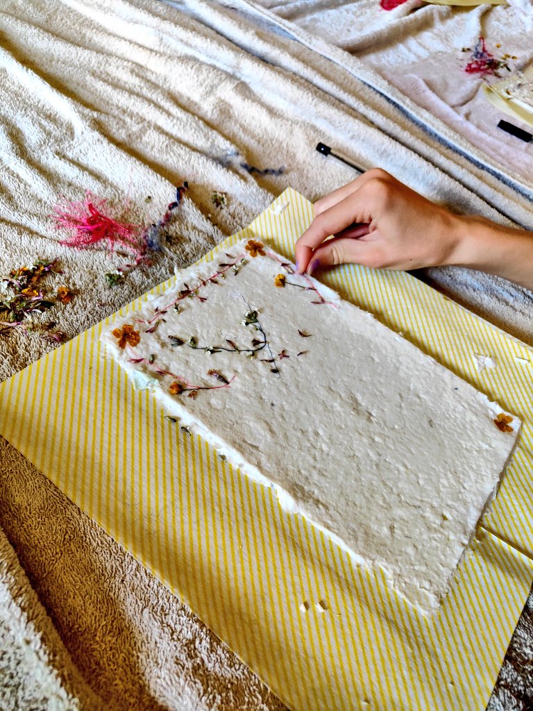 The very best type of workshop is introducing a new skill that young people have never tried before. 

The favourite was paper making using native Irish flowers.

#CommunityOutreach #GreenArts
#HeritageWeek223

@HeritageWeek