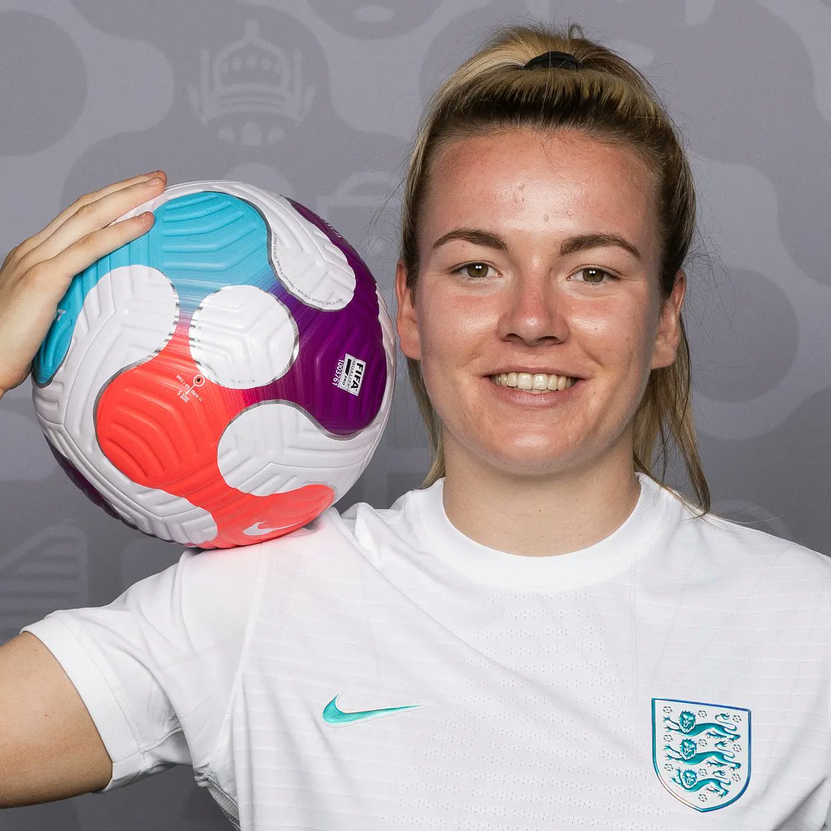 Come on England! You can do it! With Lauren Hemp on the team, the Lionesses can do anything!