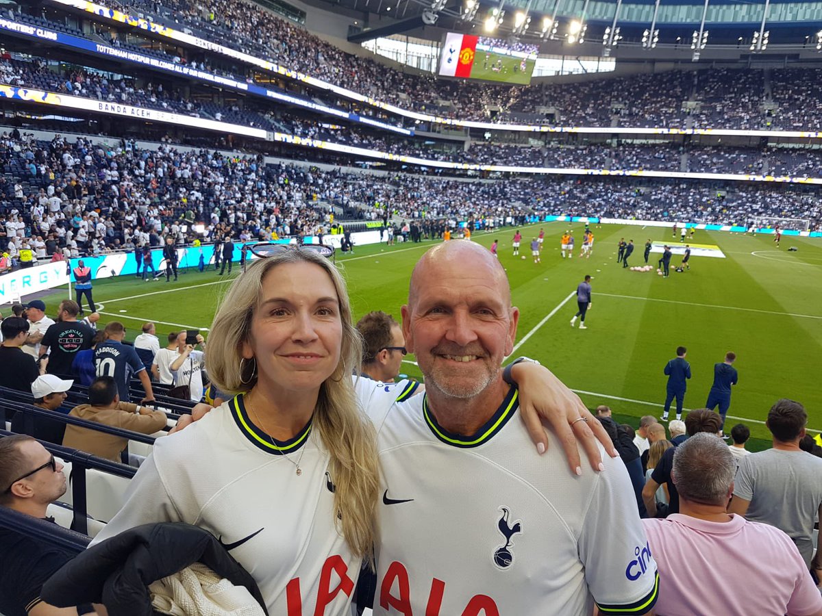 dancingdaisy75's tweet photo. What a game to go to with my Dad #COYS https://t.co/D3vdU2jQSh