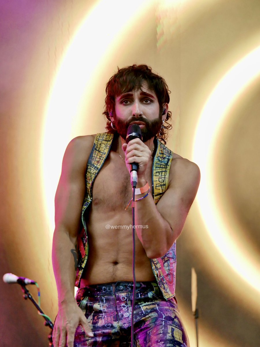 Wemmy12492824's tweet photo. 19-8-2023 Linz Austria
19-8-2023 Linz Austria
@linzer.kronefest #linz #austria #conchita #conchitawurst #thomasneuwirth @conchitawurst
Pic by me @wemmyhermus #linzerkronefest
Pic by me @Wemmy12492824 https://t.co/mvfFl4qjK9