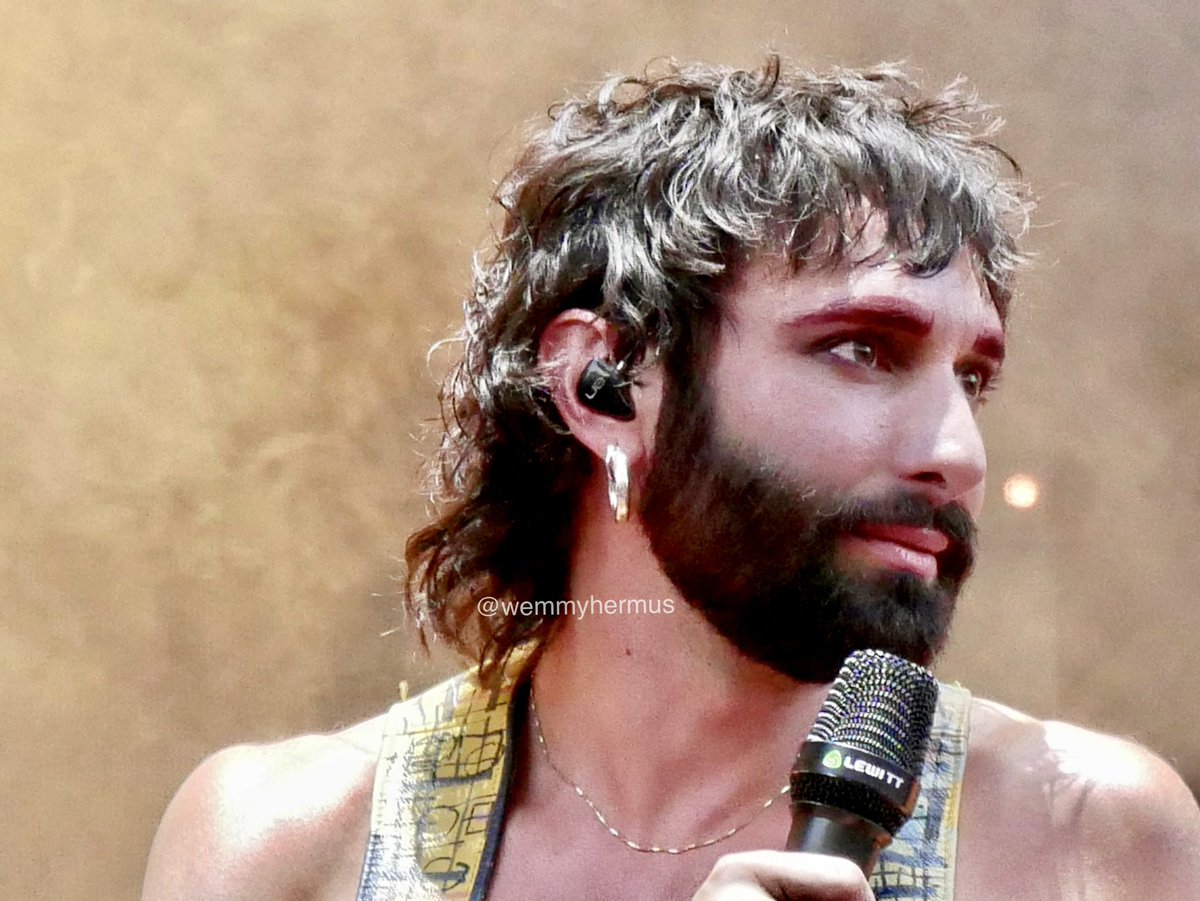 Wemmy12492824's tweet photo. 19-8-2023 Linz Austria
19-8-2023 Linz Austria
@linzer.kronefest #linz #austria #conchita #conchitawurst #thomasneuwirth @conchitawurst
Pic by me @wemmyhermus #linzerkronefest
Pic by me @Wemmy12492824 https://t.co/mvfFl4qjK9