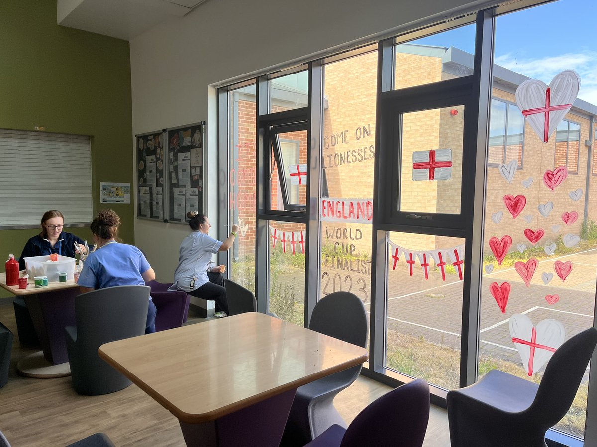 Ready to cheer on the #Lionesses with the patients on #sovereignunit #atherleighpark #gmmh #greatermanchestermentalhealth #womensworldcup #EnglandLionesses #mentalhealth