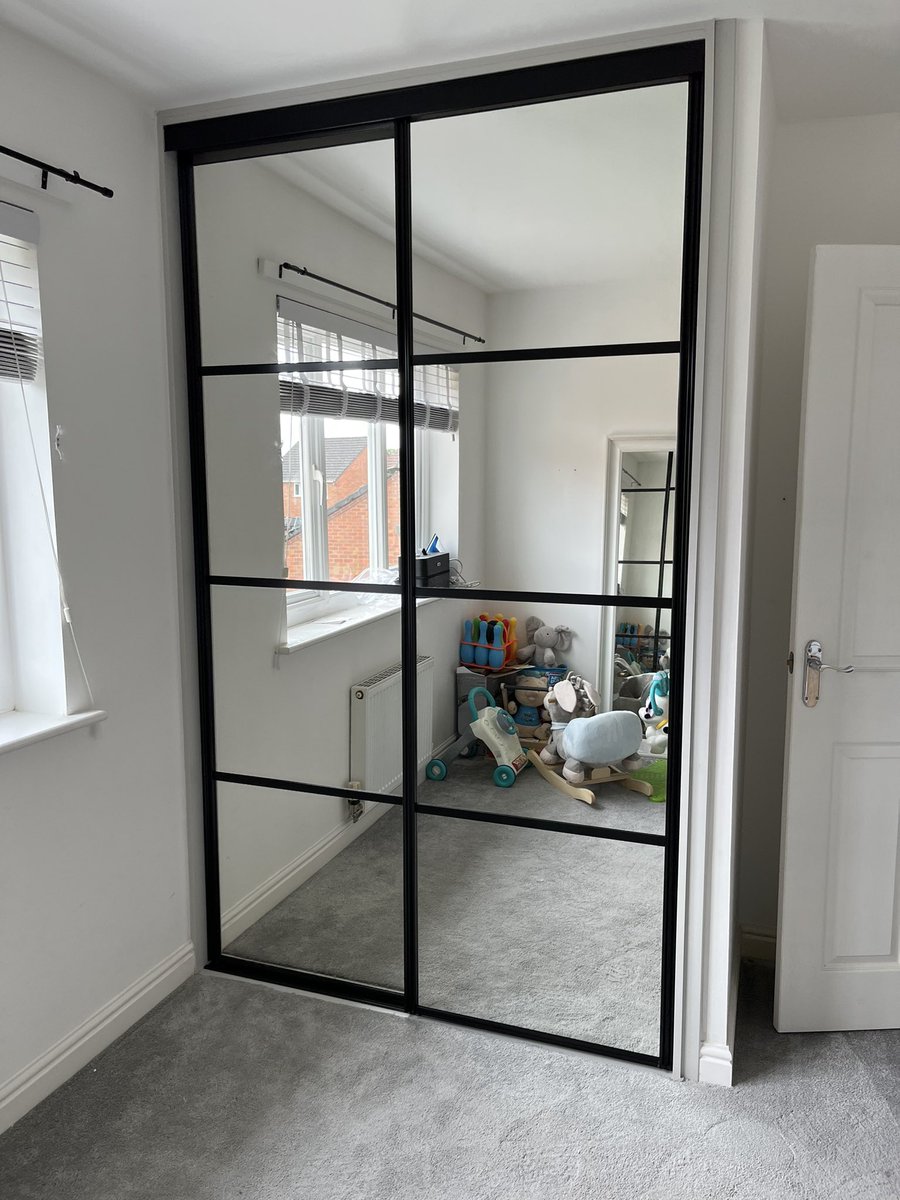 lussobedrooms1's tweet photo. We might be biased, however, we just love these black trim with mirror sliding doors. lussobedrooms@outlook.com 07766410805 or 07768595755 https://t.co/zRQLW4SXUw #Wallacefields #Earlsrise #Ellingwood #Maidenhill #Broomhouse #Stoneyettsvillage #Manorview #Landsdale #Lussobedrooms https://t.co/52meEMONh1