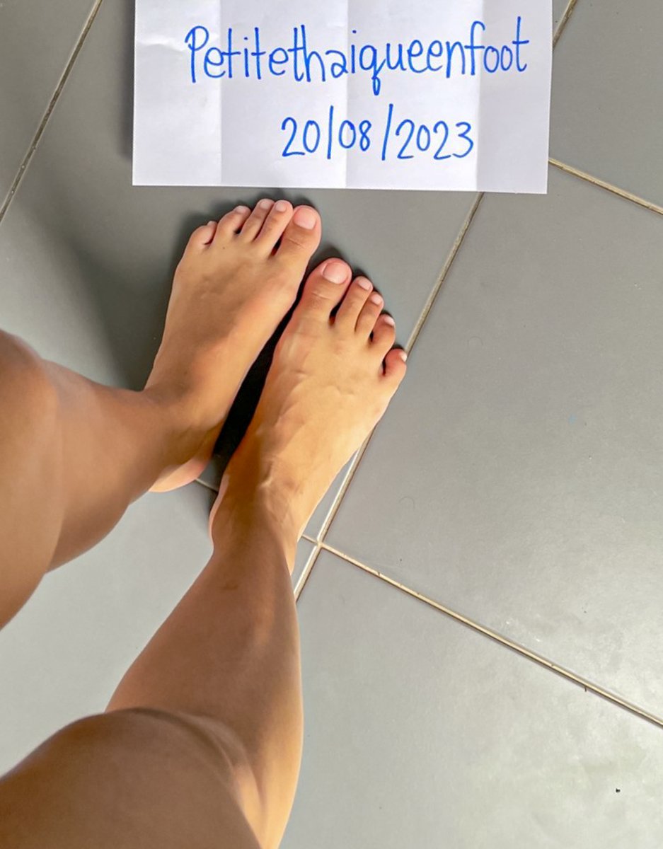 petitethaiqueen's tweet photo. Tiny toes. X #feetish #foot #asian #thai #verified https://t.co/fZlOMsS9Zq