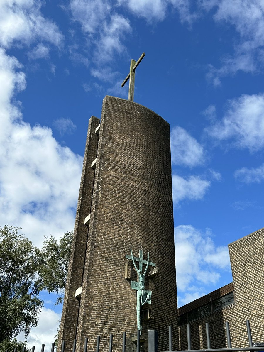 FatherNaylor's tweet photo. A joy to cover at St Catherine of Siena this morning as they are on pilgrimage to @ShrineOLW. @DioceseofSheff #basilspence https://t.co/6hOefiJKPE