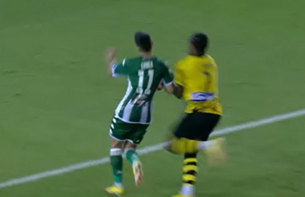 Φαίνεσαι έμπειρος στα πέναλτι , μίλησε μας για τα δύο μουφα της Λεωφόρου #aekfc