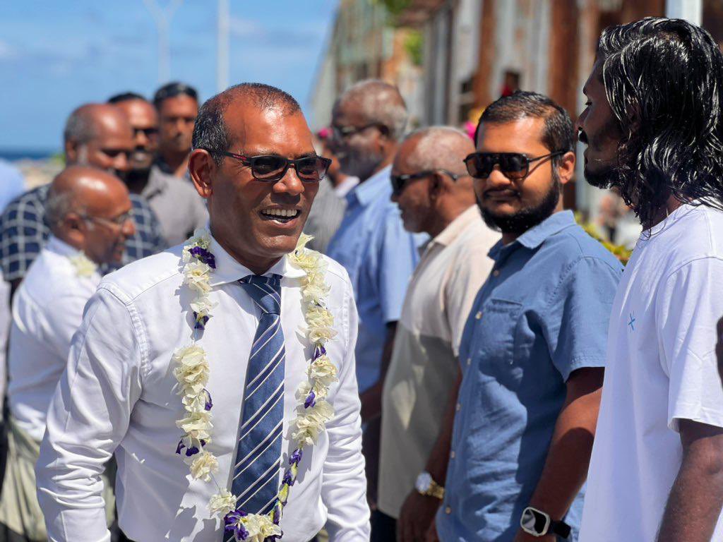 ilyaslabeeb2023's tweet photo. ރައީސް @MohamedNasheed އާއި @TheDemocratsMV ގެ ރިޔާސީ ކެންޑިޑޭޓު @ilyas_labeeb އަށް  ނ.ވެލިދޫ އިން ހޫނު މަރުޙަބާ އެެއް ދަންނަވައިފި.

#IlliAmr2023
#WeTheDemocrats https://t.co/3NTf2WhVc5