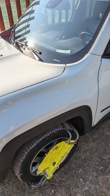 Pour bien d&eacute;buter la journ&eacute;e.... malgr&eacute; le ticket... 😑 https://t.co/KDnUmxD5yU<a href="/tag/salonerotique"class="tags"><span>#salonerotique</span></a><a href="/tag/laetiluxure"class="tags"><span>#laetiluxure</span></a><a href="/tag/laeti_luxure"class="tags"><span>#laeti_luxure</span></a><a href="/tag/er"class="tags"><span>#er</span></a>