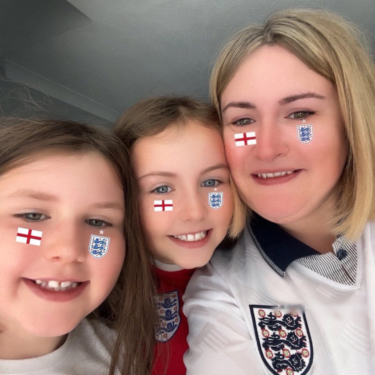 Come on England!!! #Lionesses #girlslovefootballtoo #EnglandLionesses
