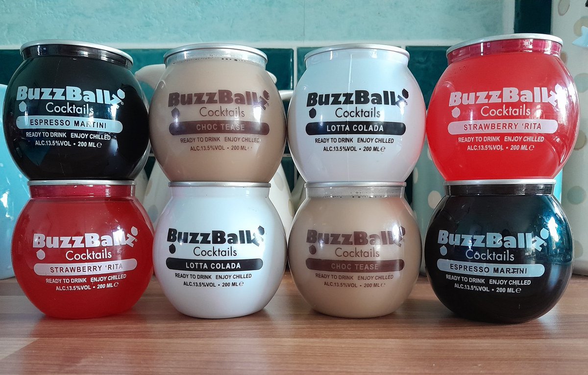 Geek_girl38's tweet image. Well, I suppose I'd better wait for them to kick off with their balls, before I kick off with mine ?! 😀 ⚽️

My starting line-up:
Strawberry Rita
Lotta Colada
Choc Tease
Espresso Martini

#BuzzBallz #EnglandLionesses #FIFAWomensWorldCup2023