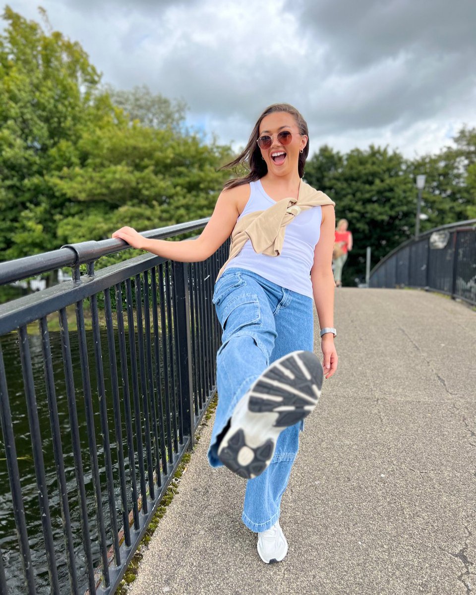 Buttercrane's tweet photo. Sunday strolls never looked so good wiht these fab Hugo combat style jeans - now on sale @SportsDirectUK #Buttercrane. RayBan sunglasses from @BootsOpticiansNewry.
#jeans #combats #pockets #designerdenim https://t.co/e2qaG1TMBG