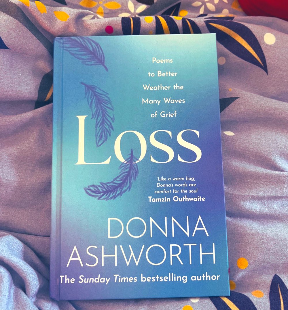 Donna_ashworth's tweet photo. This book is on sale for a few hours. It may be the opportunity some have been waiting for. Much love to all grieving #griefpoetry #Grief #thishelps #griefbook #books 

https://t.co/2VgXYE1ijO https://t.co/nxuDN7nFno