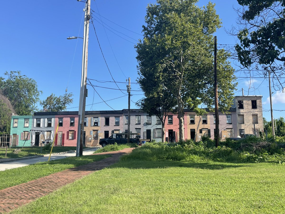 PNicoleking's tweet photo. 💥 Saw the rehab work happening on Sarah Ann Street while out on my morning run💥@blackwomenbuild Sometimes when they say it can’t be done … it actually can ❤️
Sarah Ann Local Historic District
#PoppletonNow https://t.co/qCdOI32htO