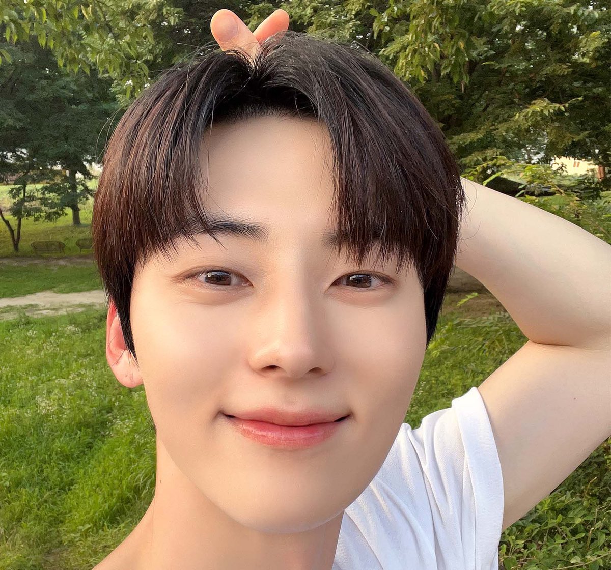 momentOKK's tweet photo. #황도의전부민현아_생일축하해
덕분에여름의좋은점을알게됐어
#Happy_Hwangdoboss_Day
영원한행복이고기쁨이야 https://t.co/bcJ5zbnEb8