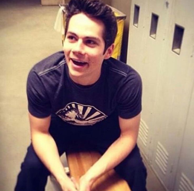 Stilinski0brien's tweet photo. Dylan O’Brien bts of Teen Wolf https://t.co/OxILJT7qwY