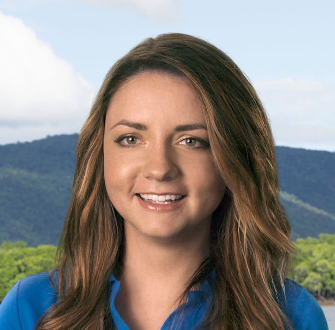 SandraDelacruz's tweet image. Tom Sandavol: biggest trash human in Bravo history.
These two: hold my beer
#BelowDeckDownUnder 
#whoisthebiggerjerk
#holdmybeer