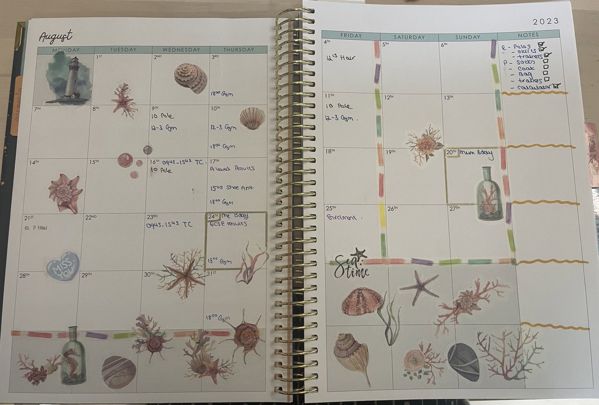 MsGee_C's tweet image. It’s wet and rainy and I have stationary! #planner #tptc