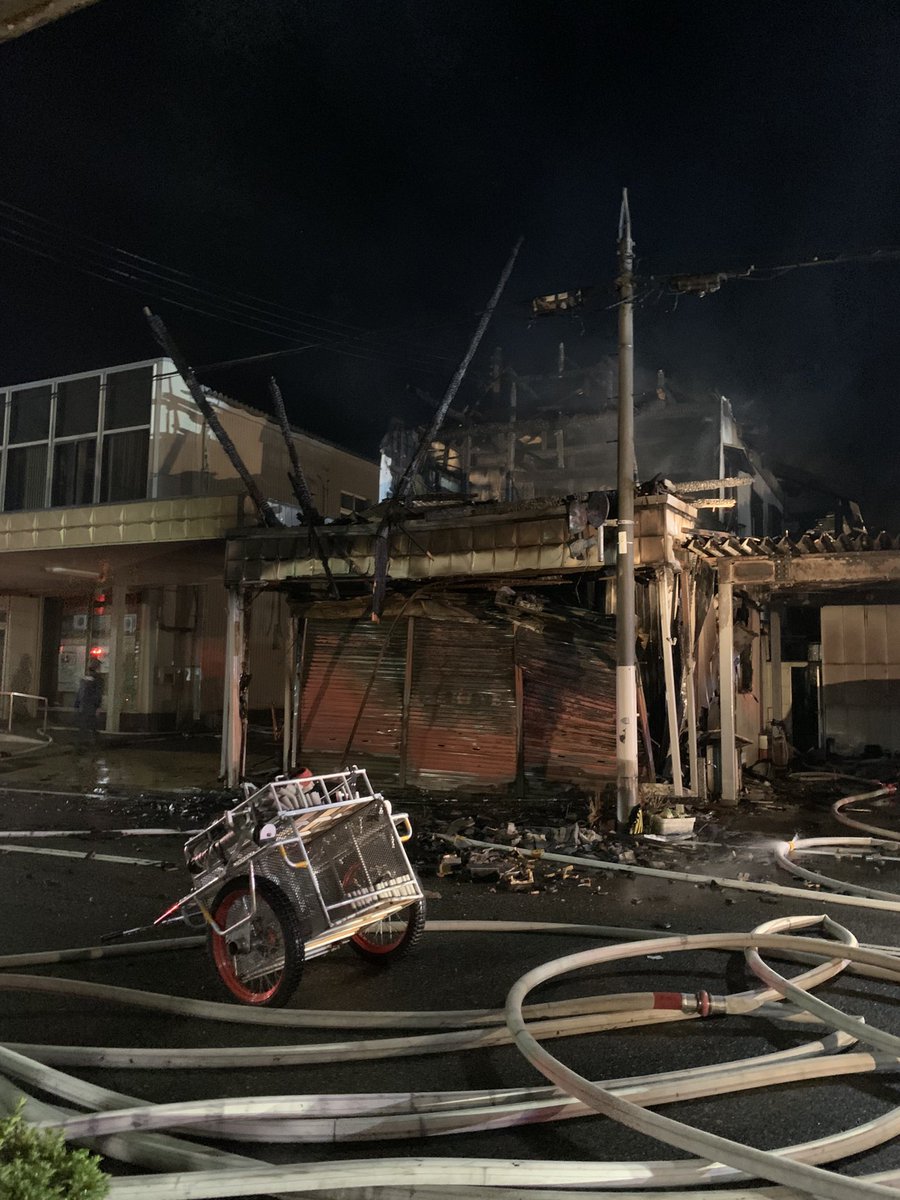 0906U's tweet photo. 夜の近所の火事は怖い😱 https://t.co/MScYID2KLS