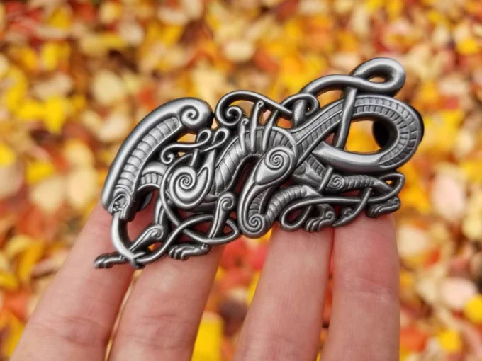 A couple of pins that I still have available! :D