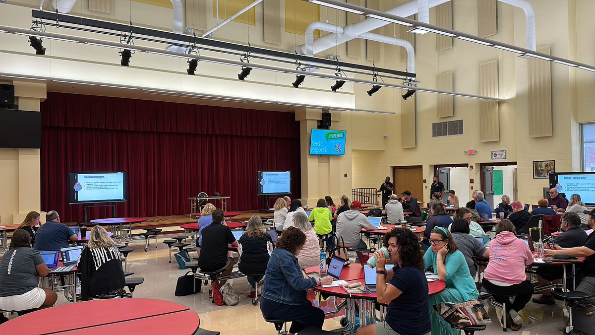 EarlyCollege_AP's tweet photo. First day back with staff and we are getting ready for an amazing year!!!  #GoPups #BulldogPrideCityWide https://t.co/TfhFu6SWIM