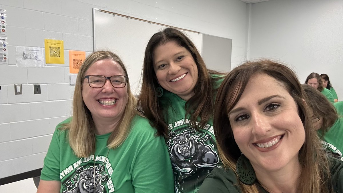 TraceyTerry1's tweet photo. ESC 20  MTSS - Session 1 down  #bulldogbeat #kruegerprimary https://t.co/wJ3cZpbzsk