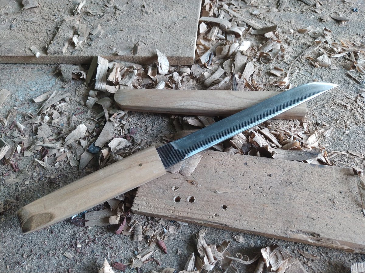 RohmatPras's tweet photo. pengrajin knife https://t.co/NqWfsM8ofA
