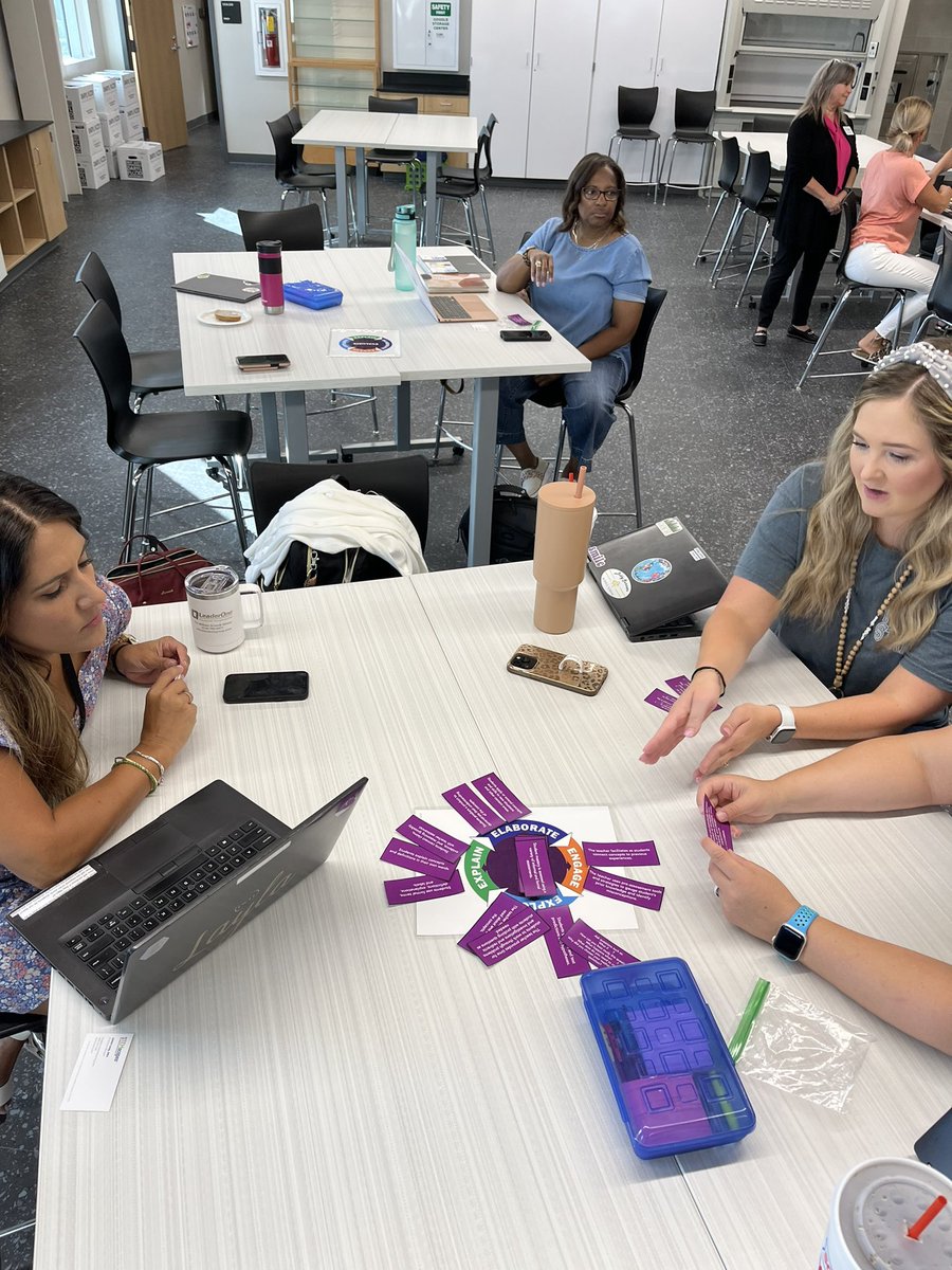 Laura Lee McLeod tweet media