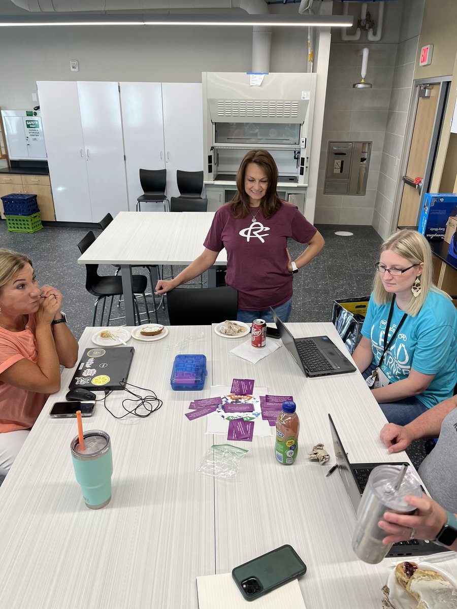 Laura Lee McLeod tweet media