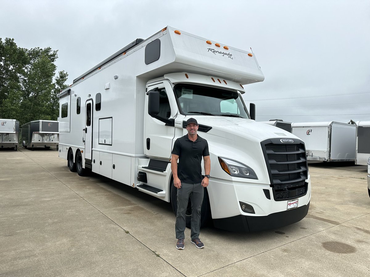 VictoryCustomTrailer tweet media