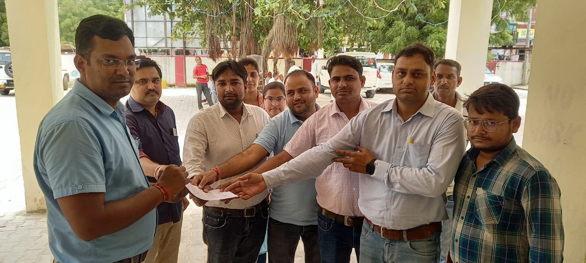 बजट घोषणा की बिन्दु संख्या 155 के आदेश जारी करने हेतु 21/8/2023 से जयपुर में होने वाले JENs के अनिश्चितकालीन महापड़ाव की सूचना हेतु पावर इंजीनियर्स एसोसिएशन ऑफ राजस्थान के तत्वाधान में जिला गंगापुर सिटी में <a href="/ashokgehlot51/">Ashok Gehlot</a> जी के नाम ज्ञापन कार्यक्रम #JEN_MAHAPADAV2 <a href="/1stIndiaNews/">First India News</a>