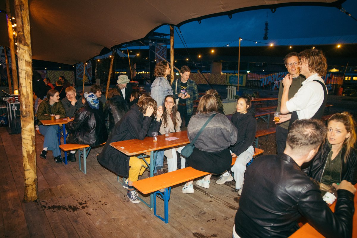 Ondanks het weer dit weekend toch nog vuur op de vloer met de lekkere beats van de mannen van Elektra, live-tekensessies en de opening van de Nieuwe Garde Expo. 💥