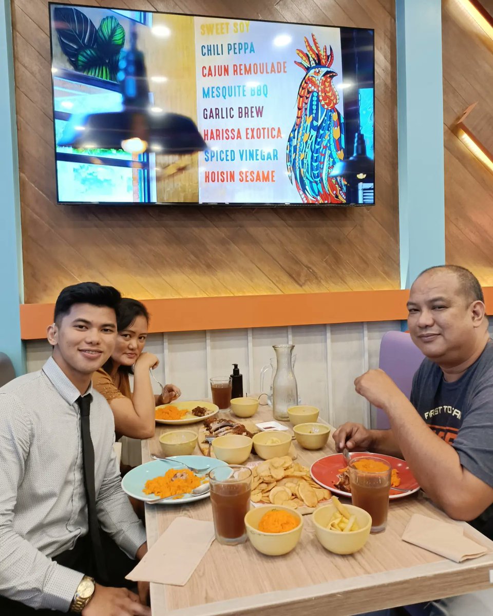 johnkenshin_'s tweet photo. Thank you for making my graduation event a memorable one. I feel so grateful and blessed. Thanks, God.

#FirstFamilyPicture
#FirstFamilyDate
#FirstFamilySelfie https://t.co/1Vrmu2TAS6