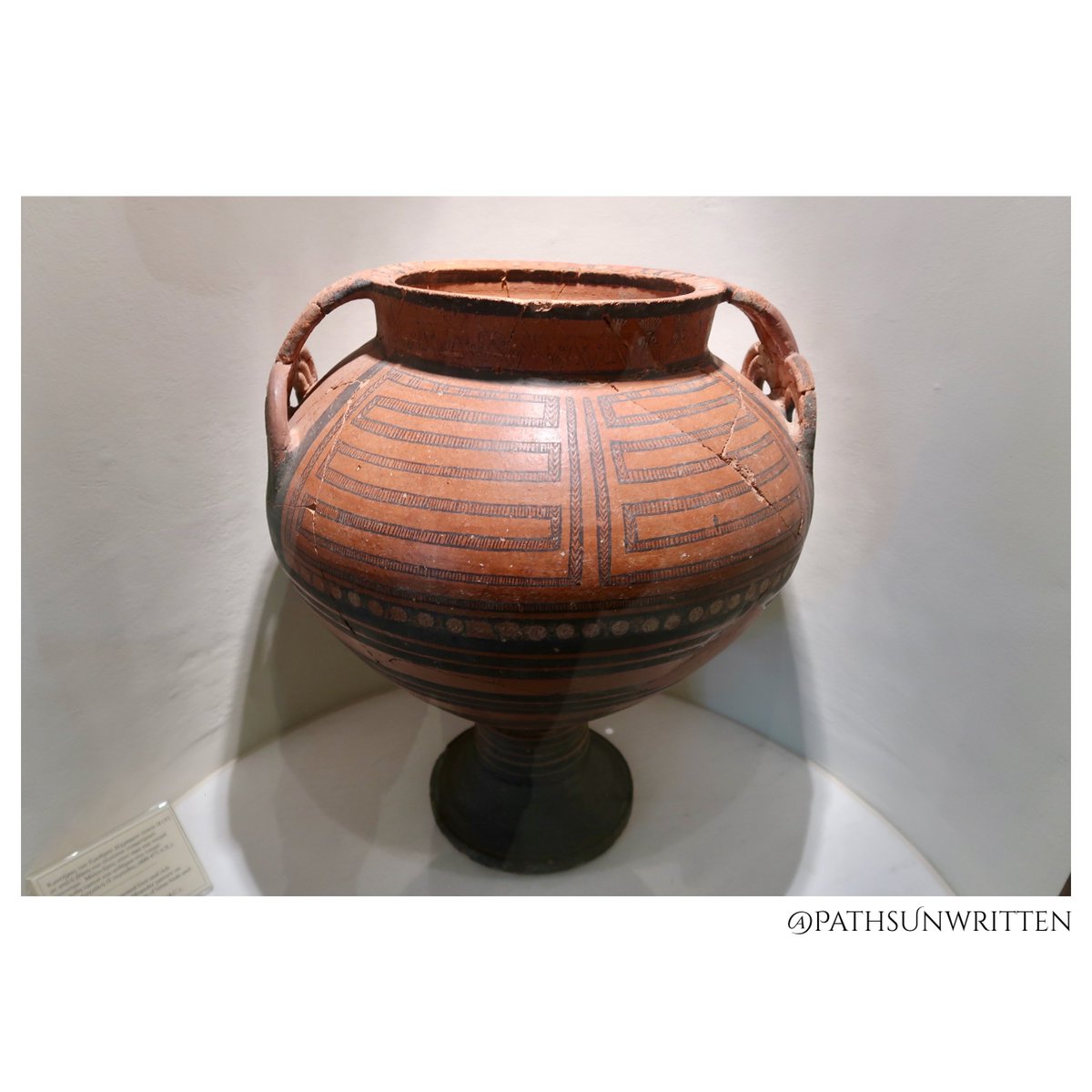 Stemmed crater with geometric pattern decoration. Dated to c. 600-475 BCE (Cypro-Archaeic III period) and displayed at the Local Archaeological Museum of Marion - Arsinoe in Polis, Cyprus.

#ancientcyprus #cyprusarchaeology #geometricpottery #archaeology #cyprus