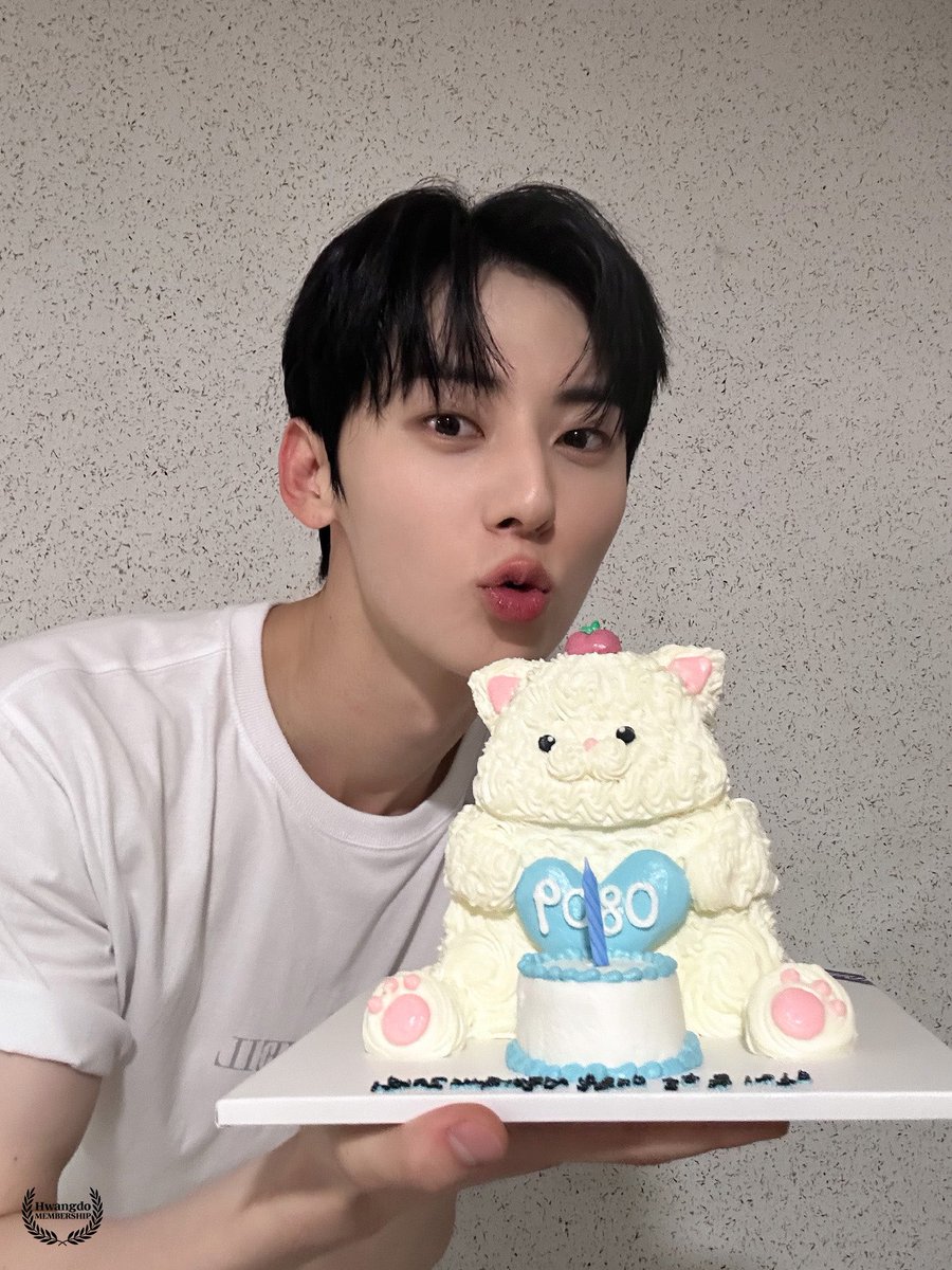 8hwan9's tweet photo. 생일쭈카합니다생일쭈카합니다
#황도의전부민현아_생일축하해
사랑하는온리황도황대장생일쭈카합니다
#Happy_Hwangdoboss_Day
민혀나생일추카해애애애애애 https://t.co/QZQeuYfrIR