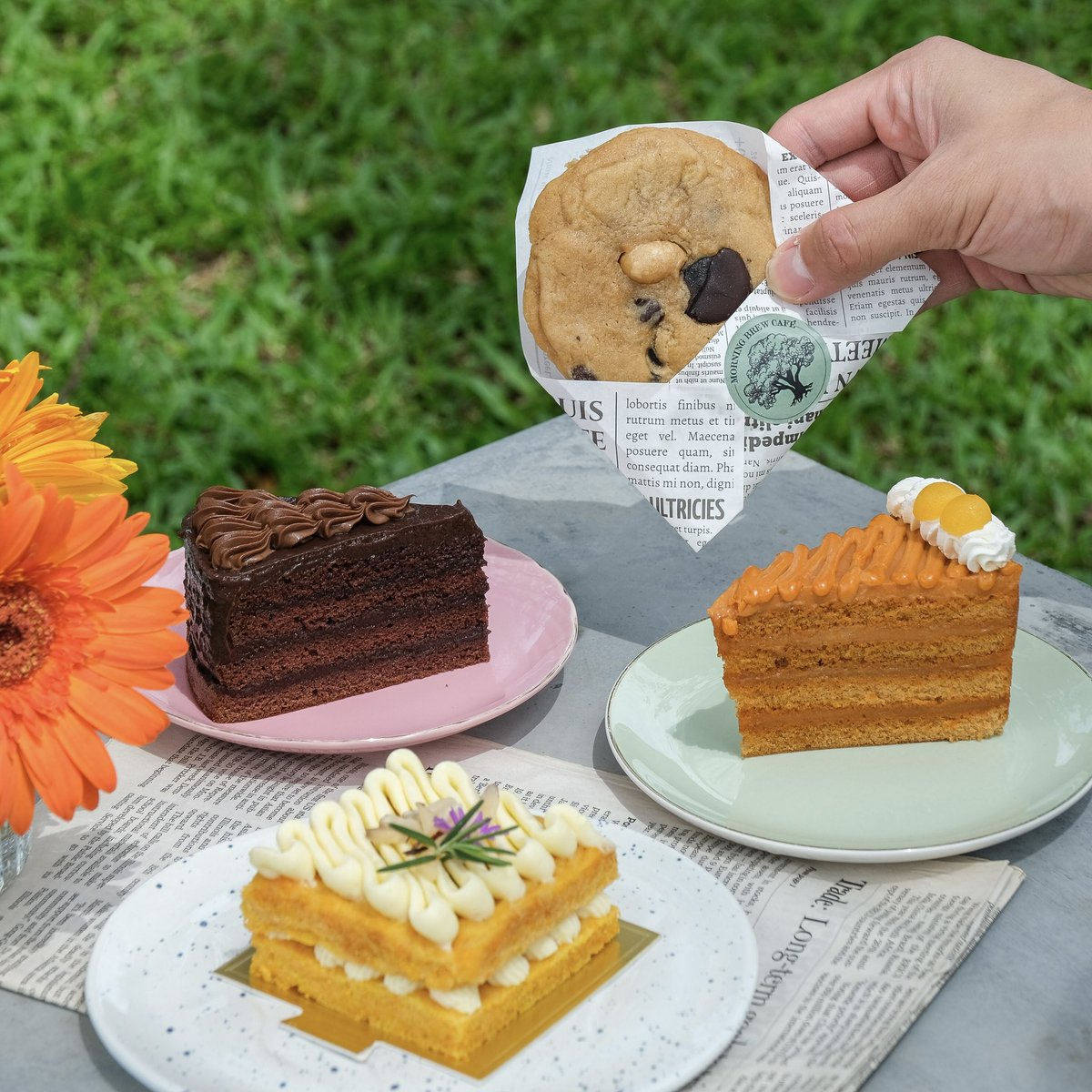 eatthump's tweet image. ไปเจอคาเฟ่เปิดใหม่ ชื่อ Morning Brew Cafe ที่พุมธมณฑลสาย1 ฟีลจิบกาแฟใต้ต้นไม้ใหญ่ สดชื่นสุด ยิ่งมาเช้าๆ แสงกำลังดี พาดผ่านร้าน คือสวย ปัง เครื่องดื่ม+ขนมอร่อยมาก ต้องมาซ้ำ @aroii #รีวิวคาเฟ่ #คาเฟ่เปิดใหม่