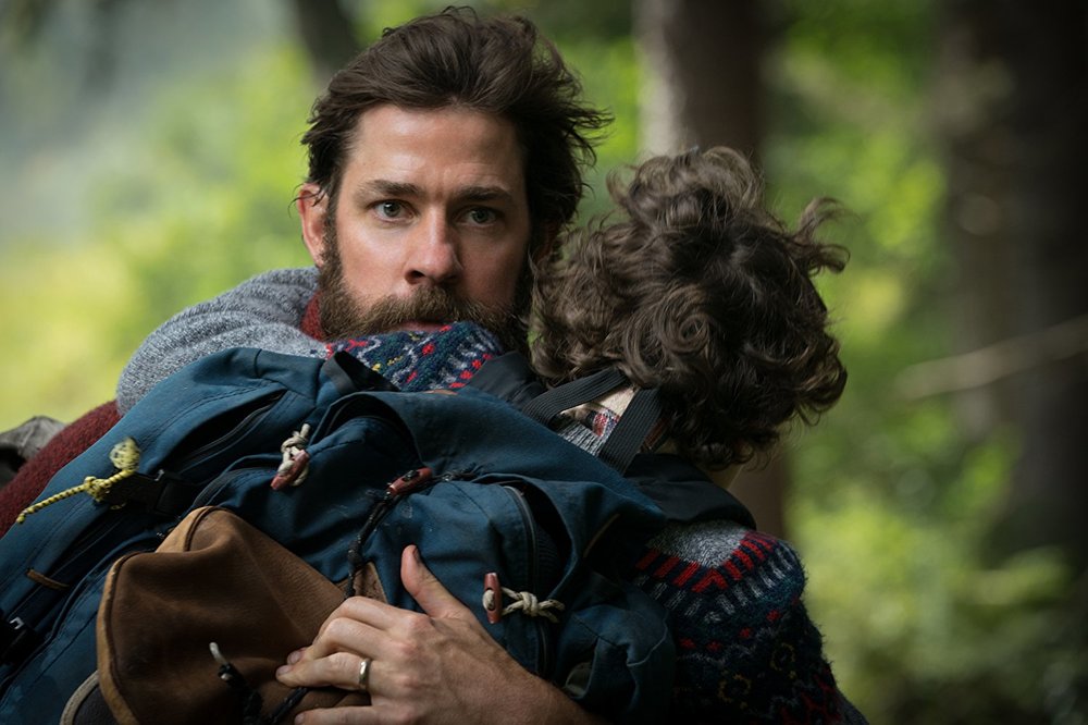 AAmahiAA's tweet photo. فیلم  a quiet place 1,2
فکر کنید هیولاهایی به شهرتون میان و فقط از طریق شنیدن صدا بهتون حمله میکنند..زندگی کردن رو بدون صدا میتونید تصور کنید🤔
به نوعی زندگی متوقف میشه و بیشتر با زبان بدنتون میتونید صحبت کنید..این #فیلم کاملا به تصویر کشیده و ضربان قلبتون رو میبره بالا https://t.co/F7ysIpx26d