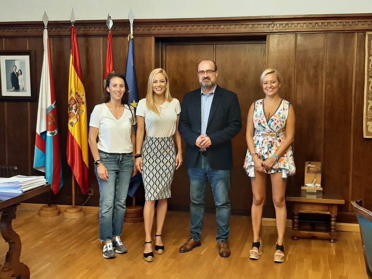 María de Miguel, actual directora del Magazine <a href="/8Bierzo/">La 8 Bierzo</a> será la pregonera de la Ciudad Mágica. María es una berciana adoptiva enamorada de Ponferrada que encarna los valores y espíritu de CIMA: vitalidad, cercanía, entusiasmo, juventud, alegría y compromiso social.