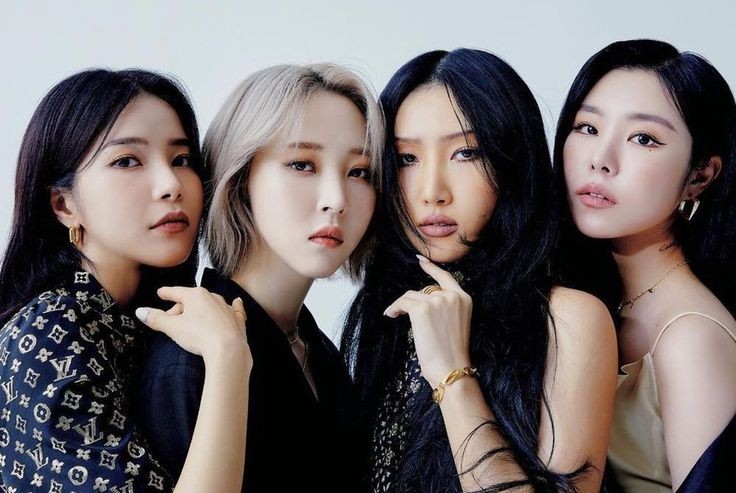 mooclownfactory's tweet photo. South Korean government personally asking for Ot4 MAMAMOO when they are literally existing in 3 different companies.
Name more iconic gg than mamamoo.
They are sk fav gg even after 10 yrs. https://t.co/NYS86M2FHe