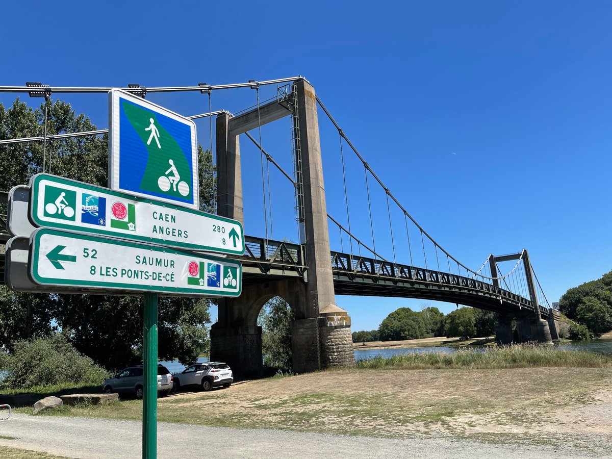 Le #vélo offre la possibilité de visiter des sites naturels d'exception. À #Angers, cette règle ne fait pas défaut ! #VisitAngers tourisme.destination-angers.com/organisez-votr…