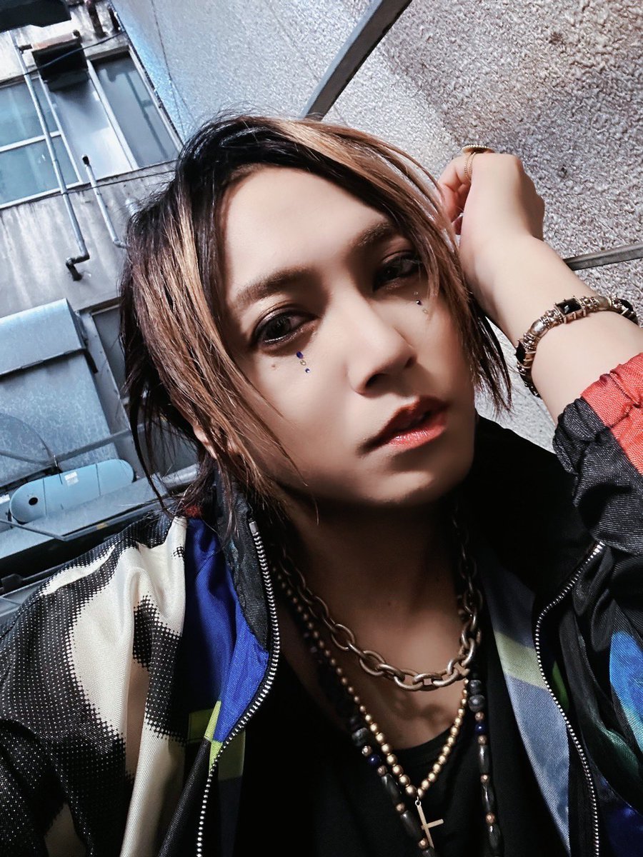 Nimo_ANONYMOUS's tweet photo. EDGEありがと

俺がニモだからアノニモス

アノニマスって間違えちゃダメ

#適度な距離感があると間違えられる笑
#ちゃんと今日の感想聞かせて
#seeunexttime https://t.co/M8RSWqiW1G