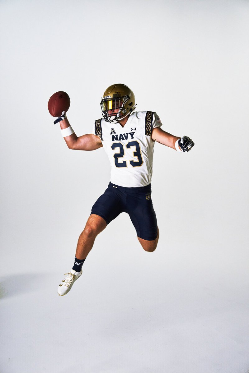 Anchors aweigh. ⚓️ Here’s a first look at the new @NavyFB uniforms ahead of their first game in Dublin. ☘️ @NavyAthletics