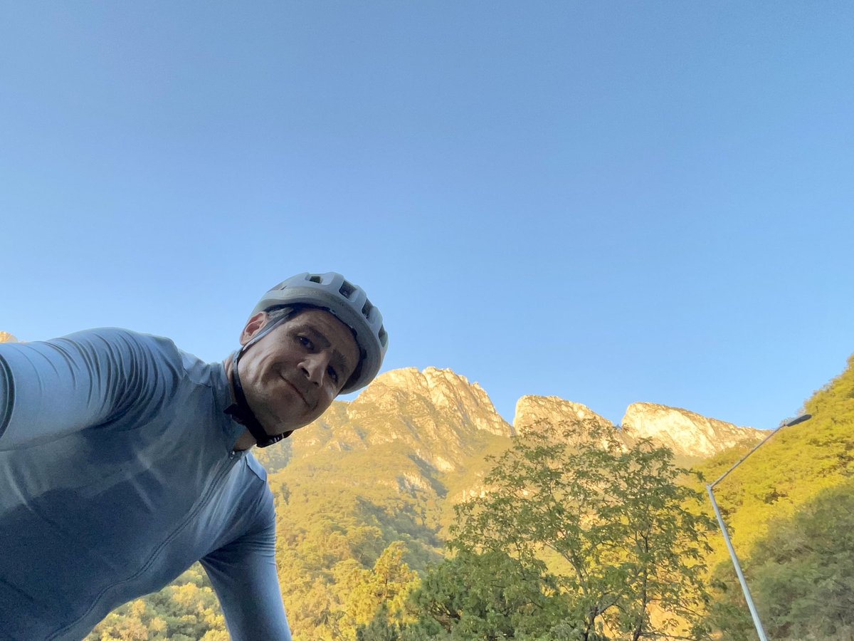 cude's tweet image. Chipinque y la M ⛰️🚴🏽‍♂️