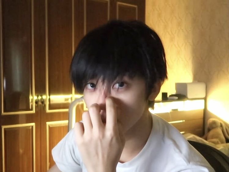 klao21's tweet photo. ก็ถ้าผมดำจะขาดเซตนี้ได้ไง https://t.co/eQlXUfaR5h