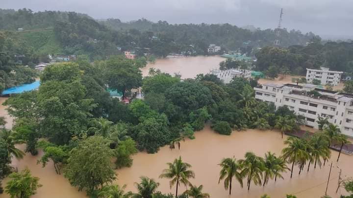 kabir_uddin1's tweet photo. From #rainless July to destructive floods in #Bandarban this August, the unpredictable nature of our climate is a stark reminder of the urgent need for climate action and stop unplanned construction. #Floods #Bangladesh PC: Aye Aye Maung https://t.co/y3KaiXr7SN