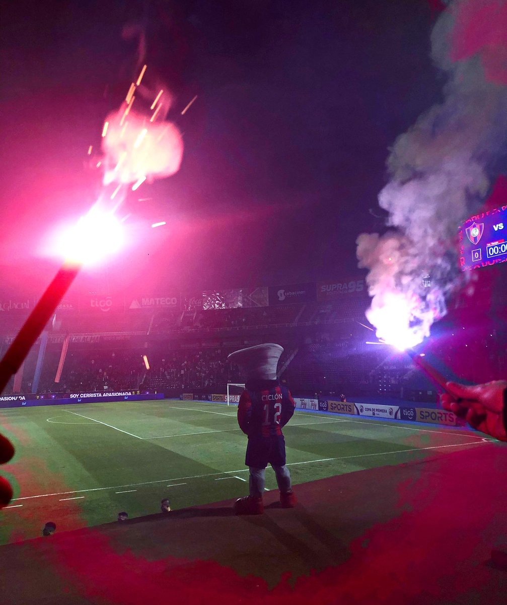 Desde Barrio Obrero te voy alentar la vida entera 
Desde el cielo te voy a seguir, cuando me muera 🎶🔵🔴